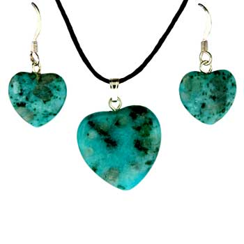 15 / 22mm Aqua Quartz Dyed Heart Pendants