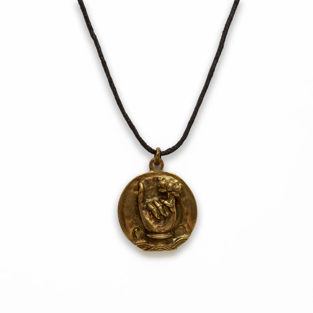Zinc Alloy Gold Burnish Hand Flower Necklace