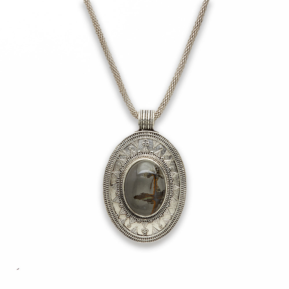 18 inch Zinc Alloy with Paint Brush Japer Burnish Silver Tone Oval Necklace
